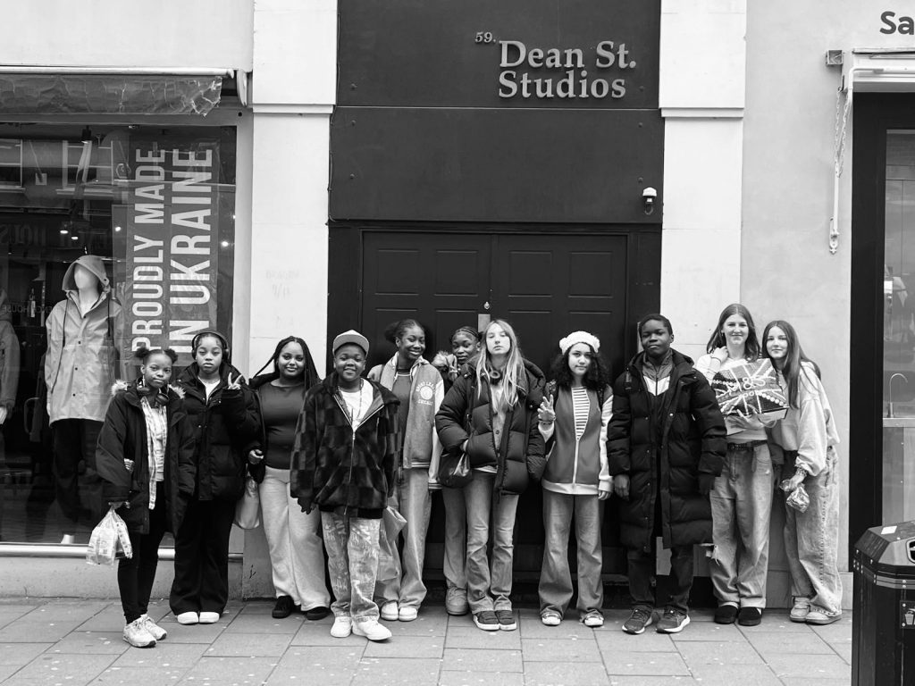 5be32170-8733-408e-b999-eb6e47cd2d2f 2